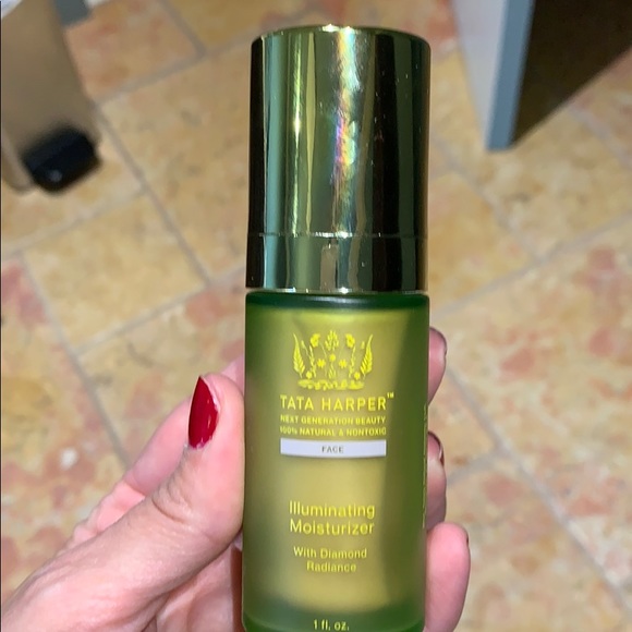 tata harper illuminating moisturizer